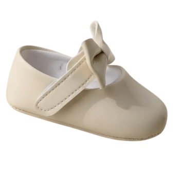Sapatilha Off White com Laço de Verniz e Laço Elegante